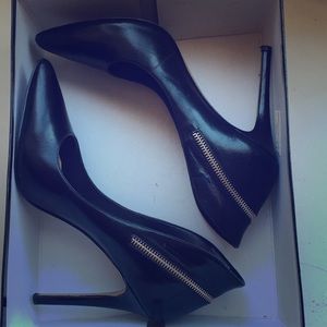 Nine West all leather black pumps